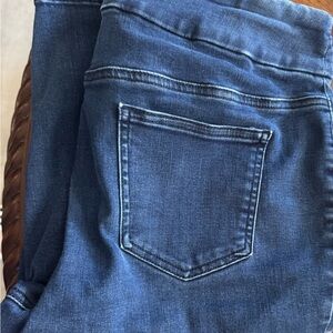 Chico's Blue Pedal Pushers , perfectly stretch soft pull on Jeggings 1.5